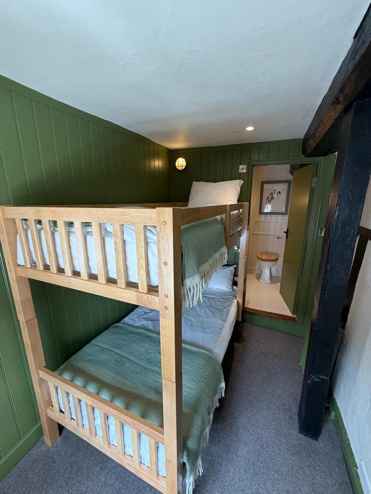 Bel And The Dragon-Odiham Hotell Eksteriør bilde