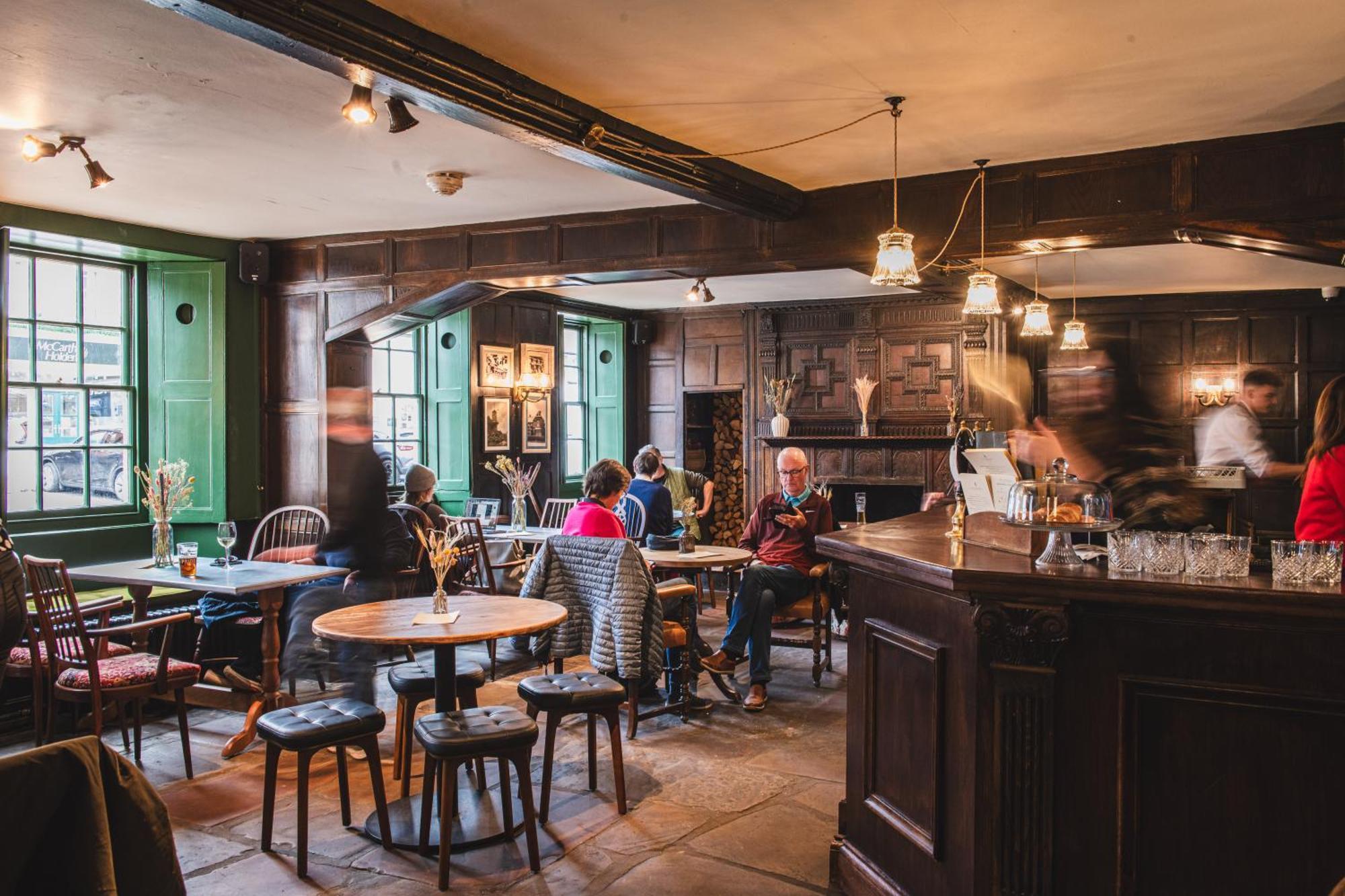 Bel And The Dragon-Odiham Hotell Eksteriør bilde