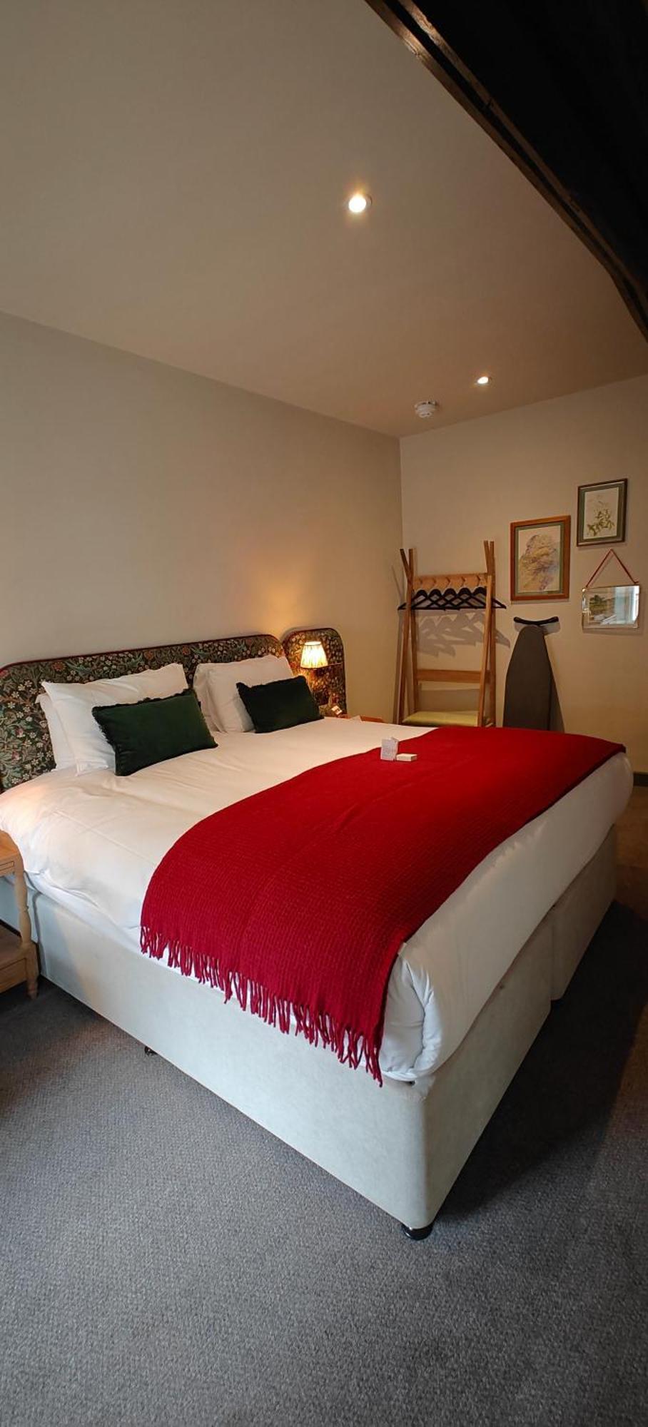 Bel And The Dragon-Odiham Hotell Eksteriør bilde