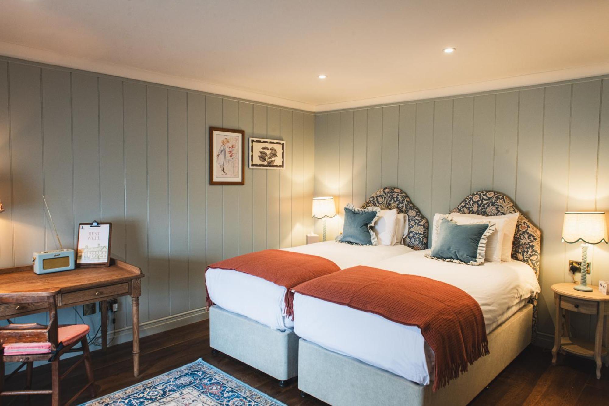 Bel And The Dragon-Odiham Hotell Eksteriør bilde