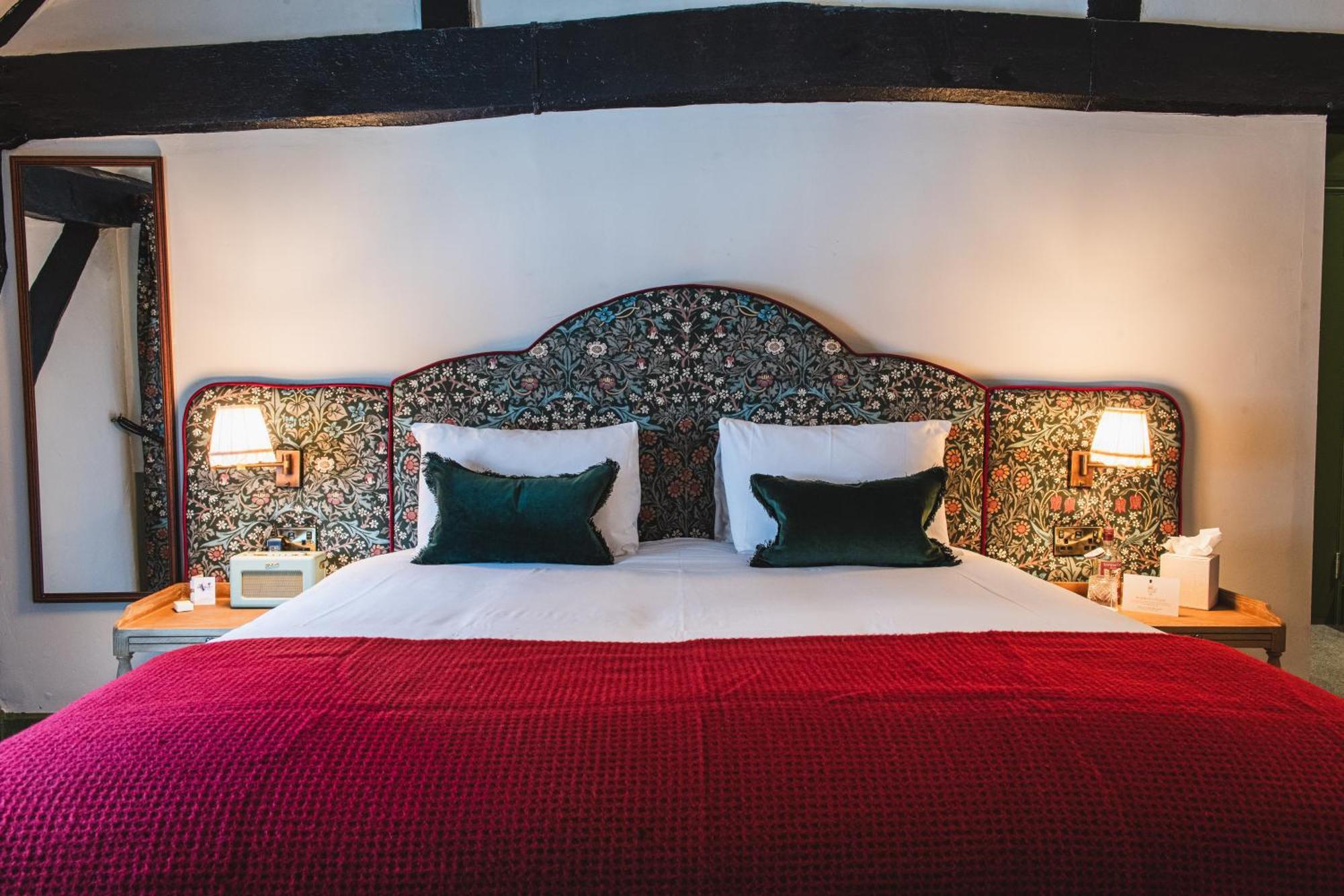 Bel And The Dragon-Odiham Hotell Eksteriør bilde