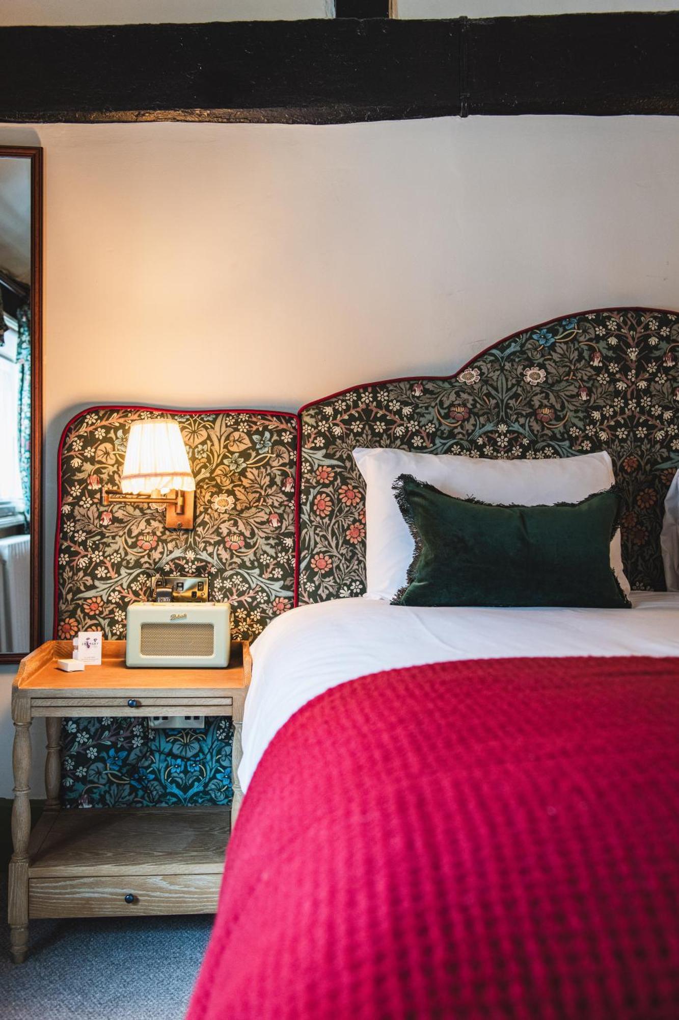 Bel And The Dragon-Odiham Hotell Eksteriør bilde