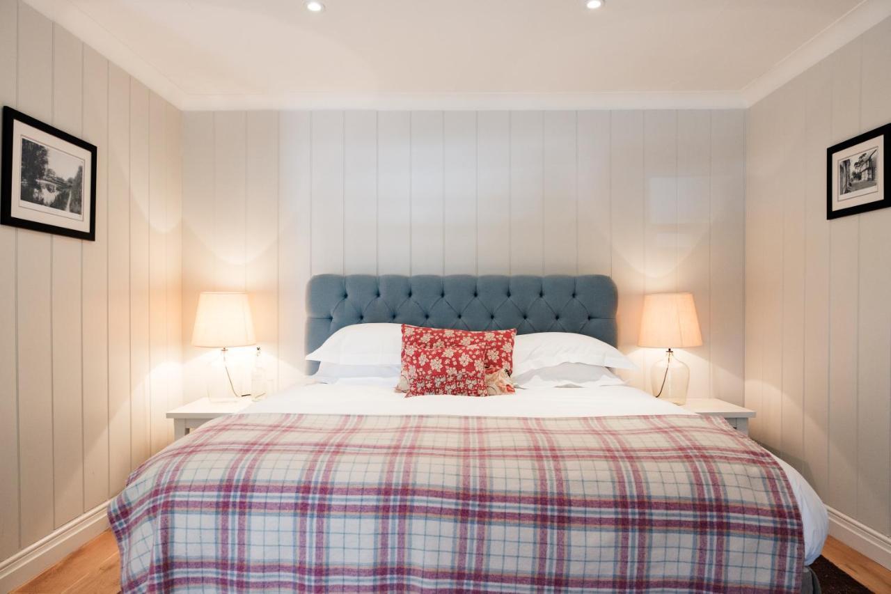 Bel And The Dragon-Odiham Hotell Eksteriør bilde